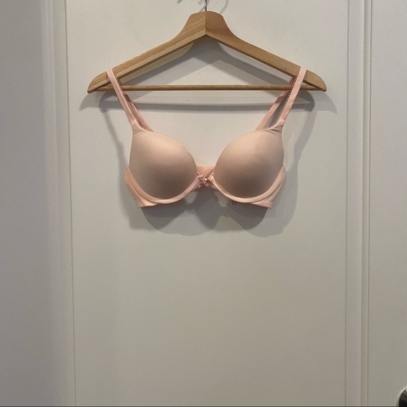 Victoria’s Secret Push-up Bra - Picture 2 of 3